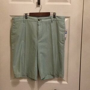 *NWT* Izod sea rest green shorts. Size 36